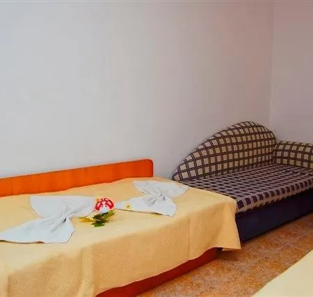 Malina Hotel 2*